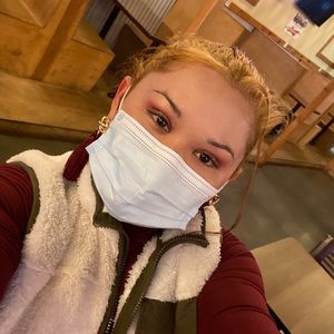 Meet your Posher, Kenia